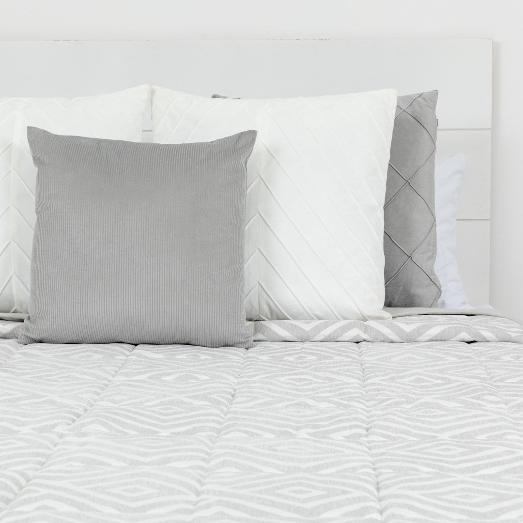 Colcha Pearl Fair em chenille jacquard - 120 g