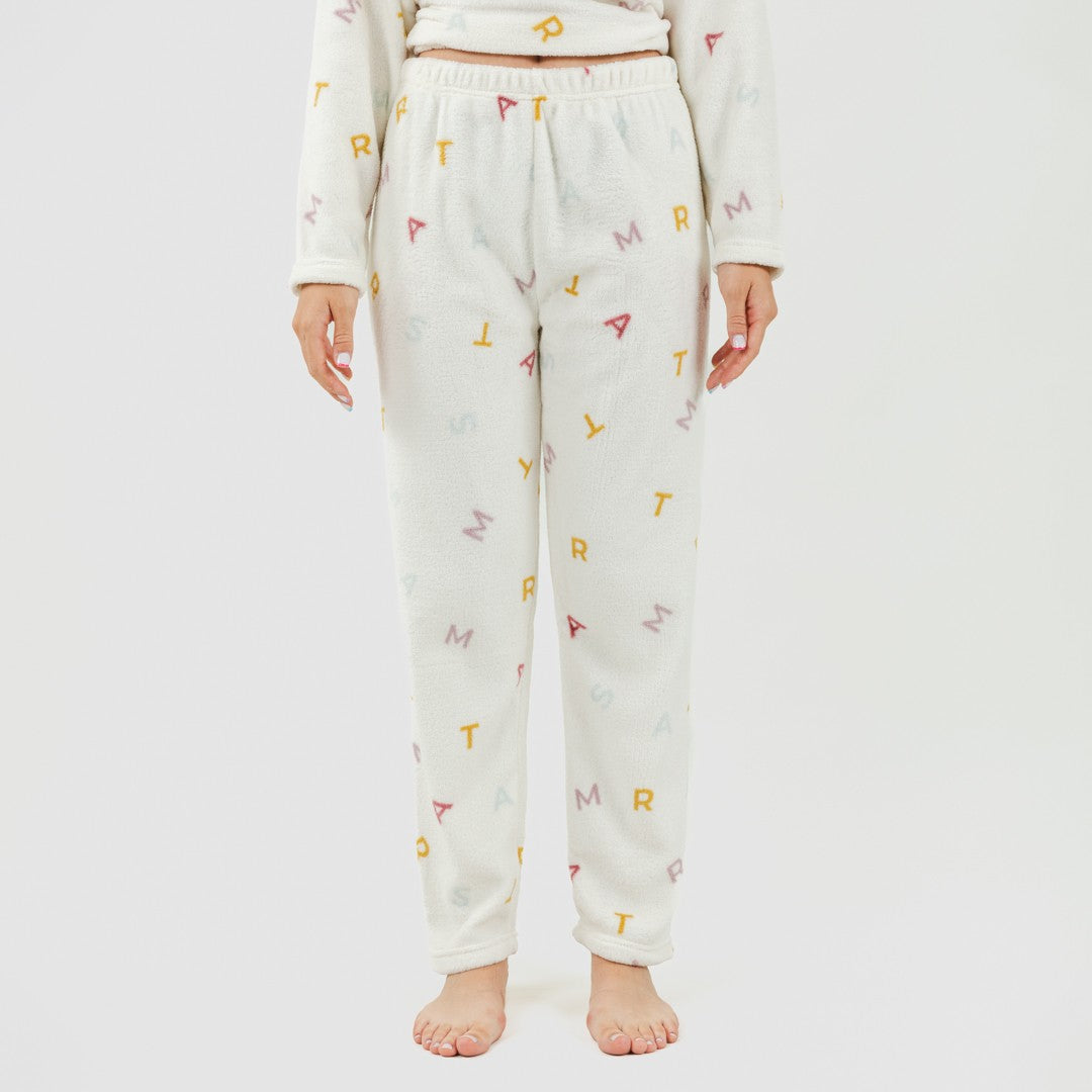 Pijama com estampa de letras coral