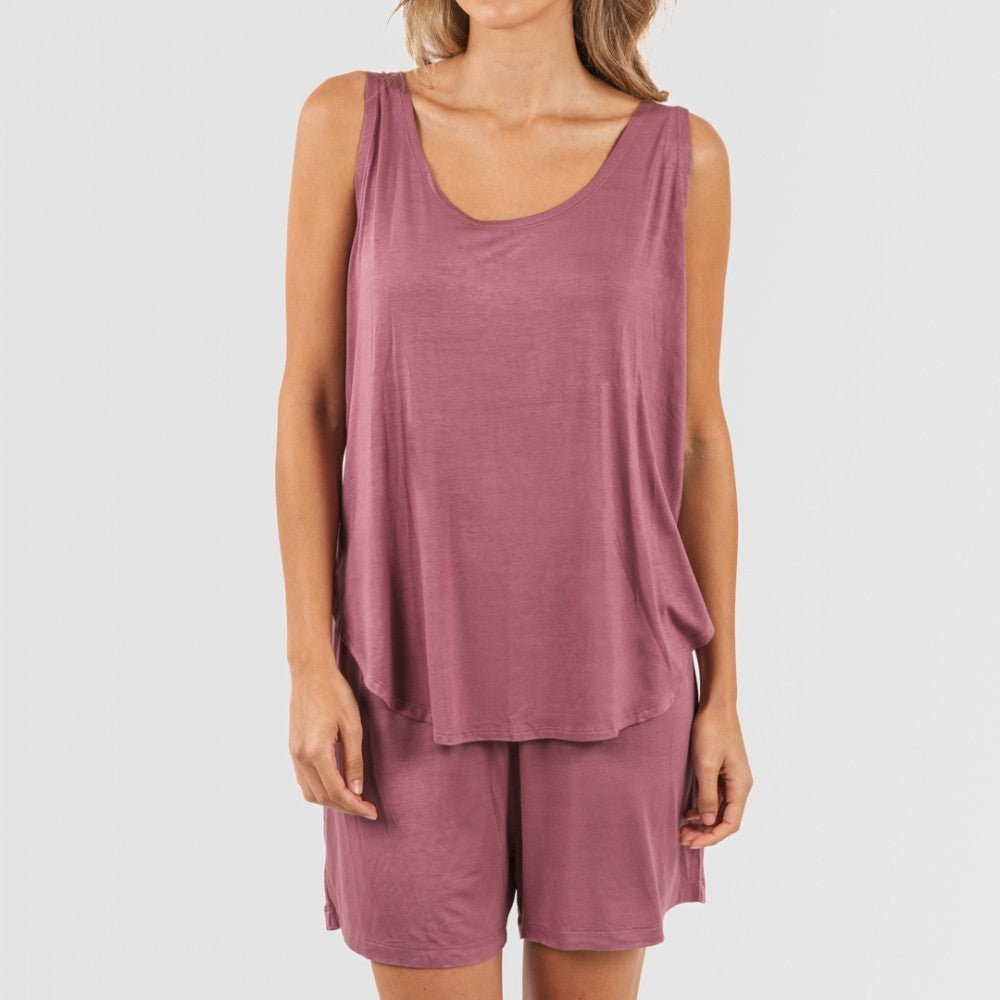 Pijama feminino liso de viscose com suspensórios