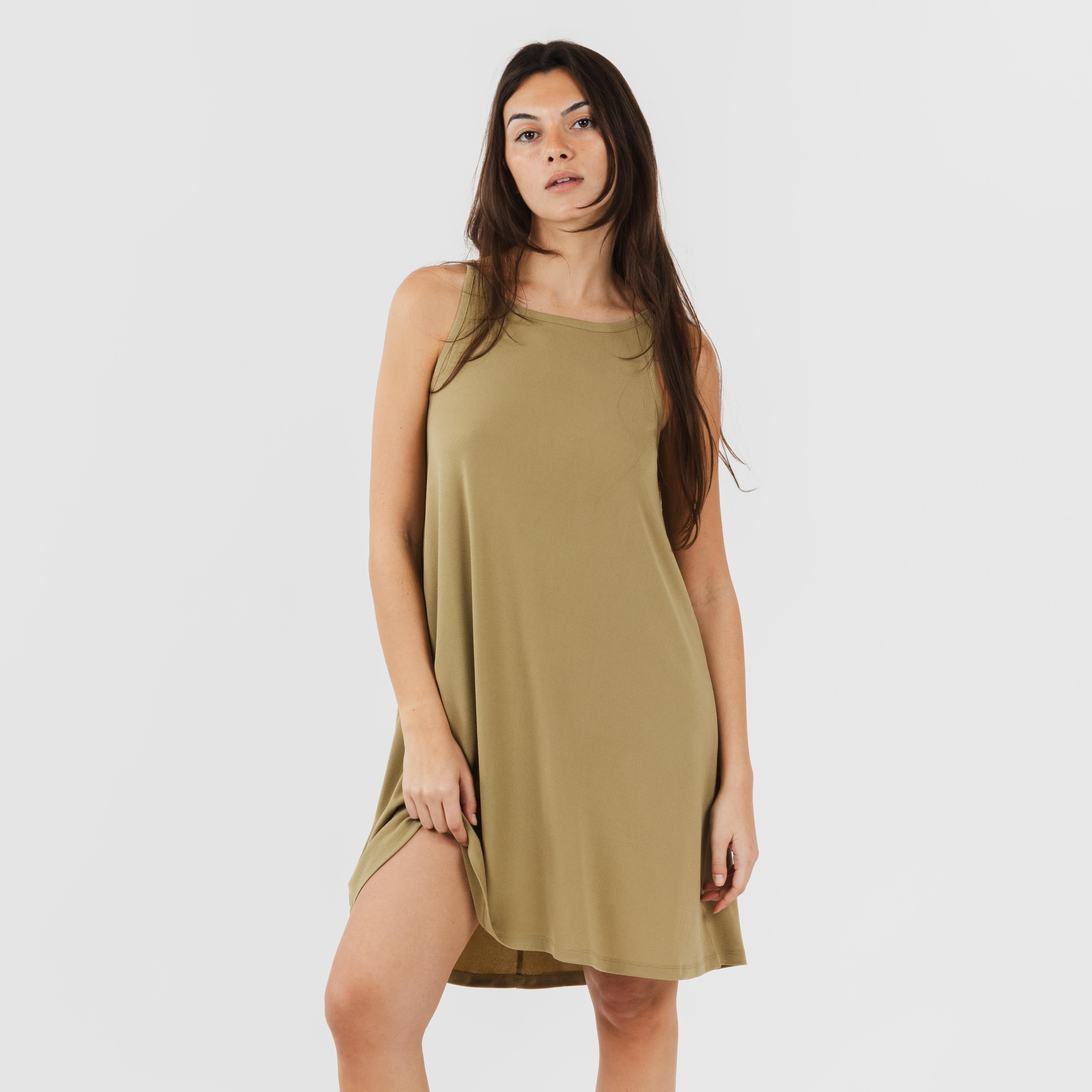 Vestido curto de crepe com alças