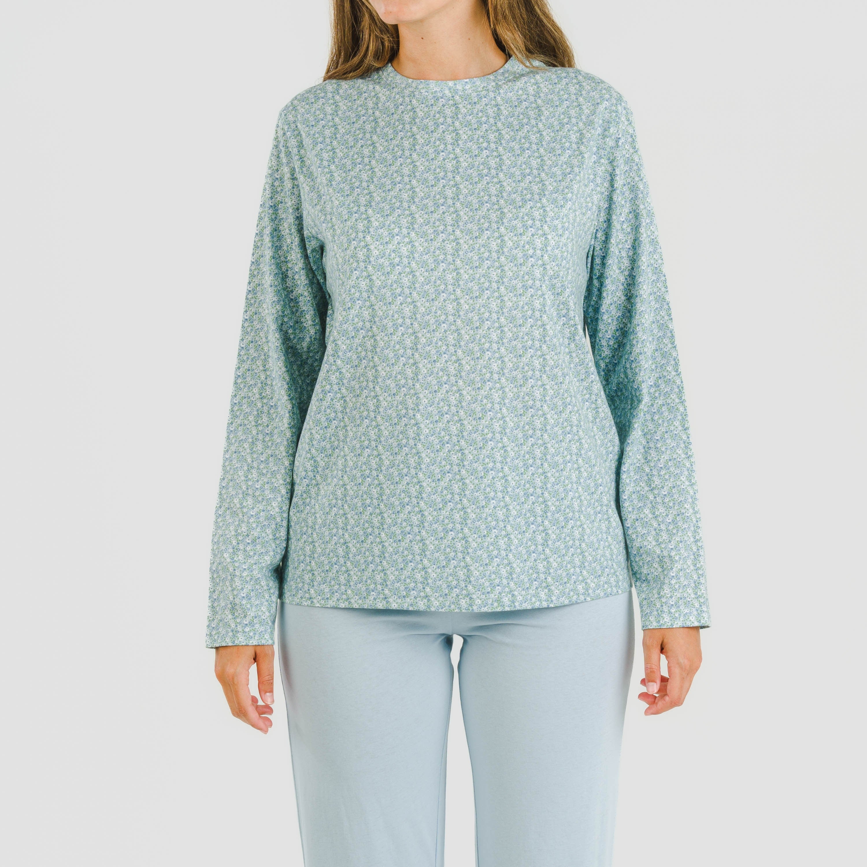 pijama comprido de algodão azul claro e fresco