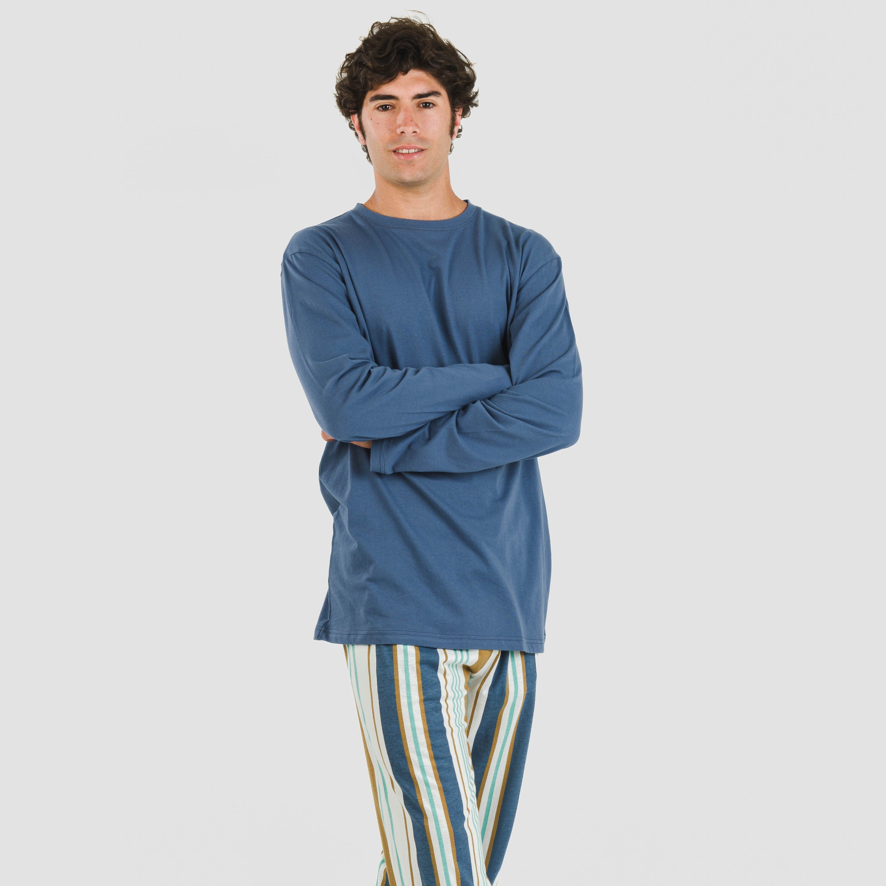 Pijama comprido masculino de algodão com gorro listrado azul