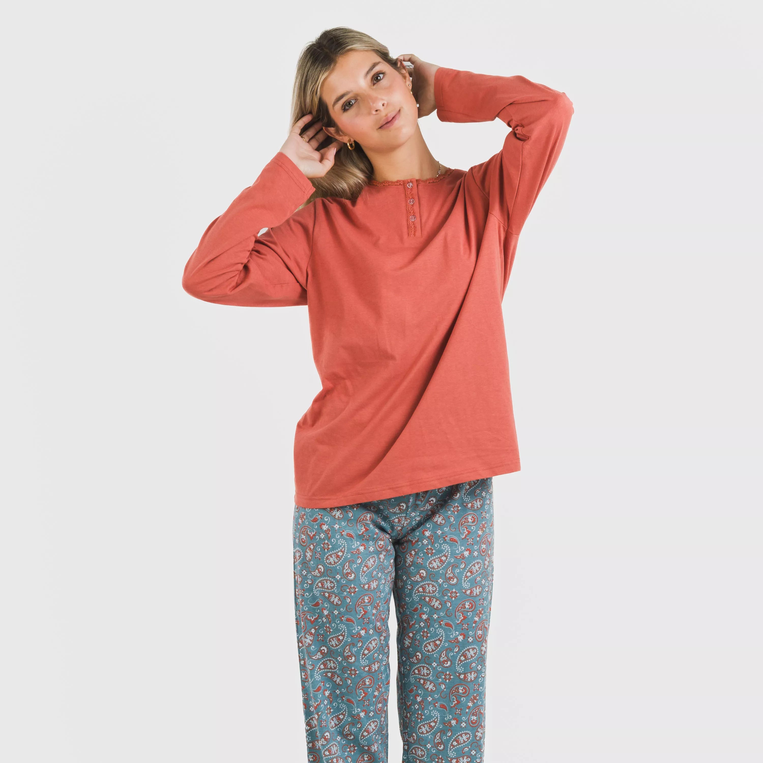 Pijama comprido de algodão, estampa de azulejos campestres