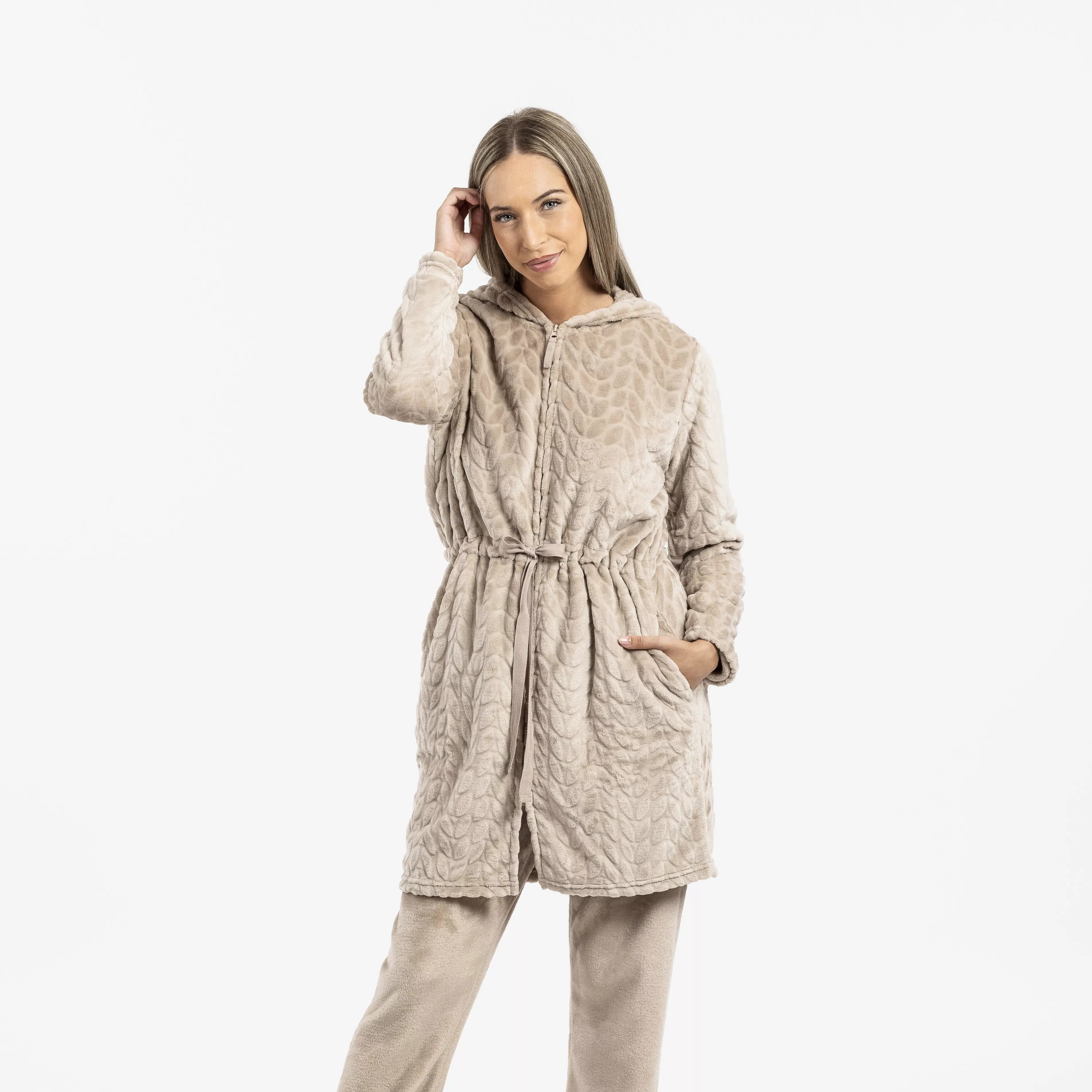 Robe de veludo Devoré liso com capuz.