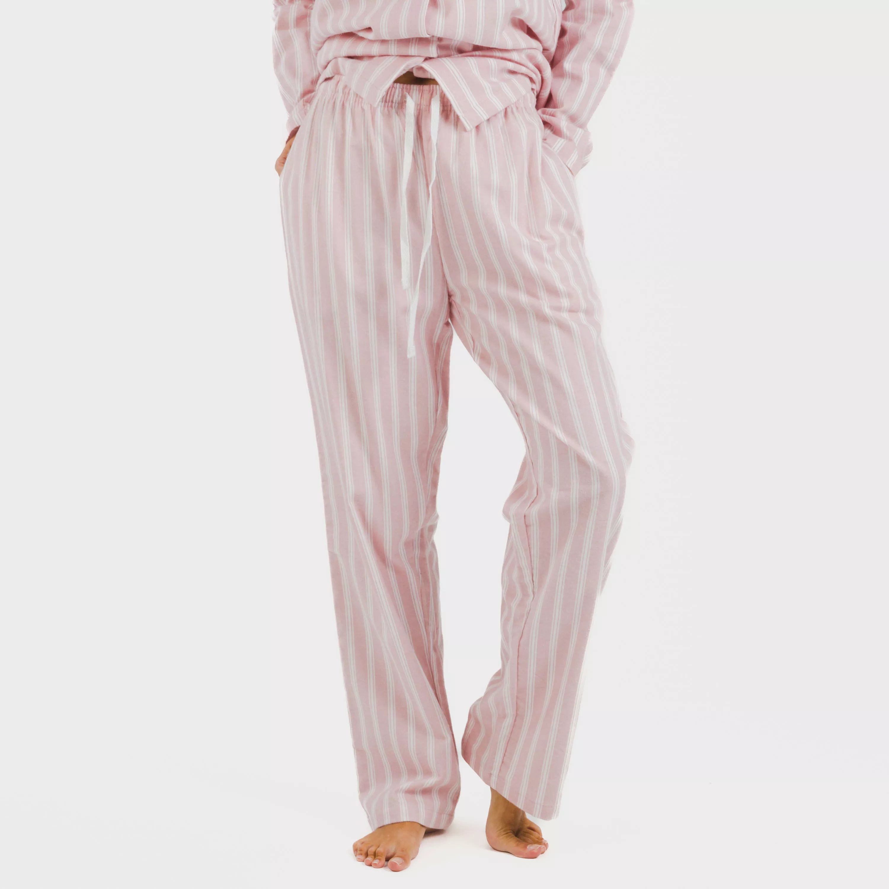 Pijama feminino de flanela com lapela, estampa listrada Marseille rosa.