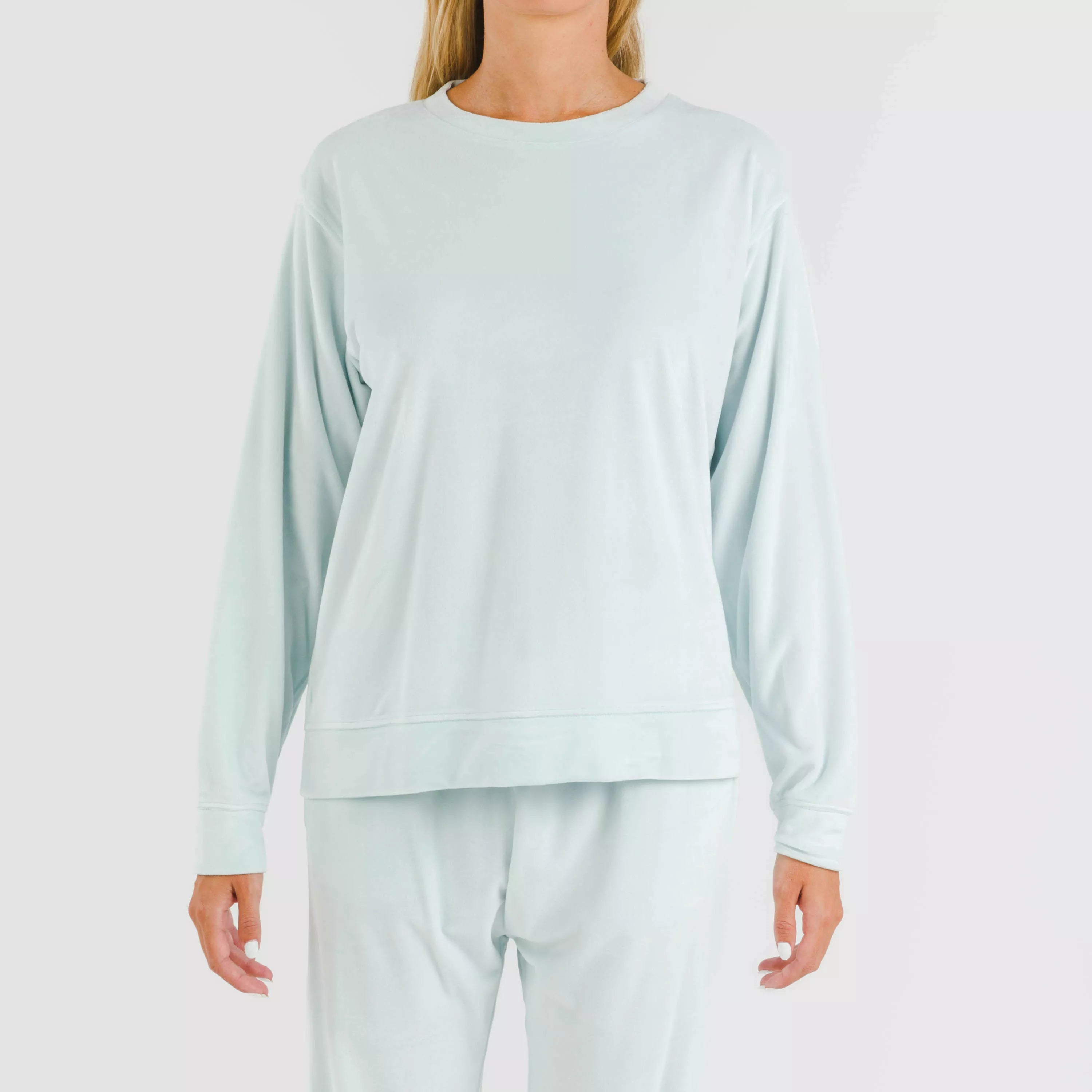 Pijama comprido de veludo liso