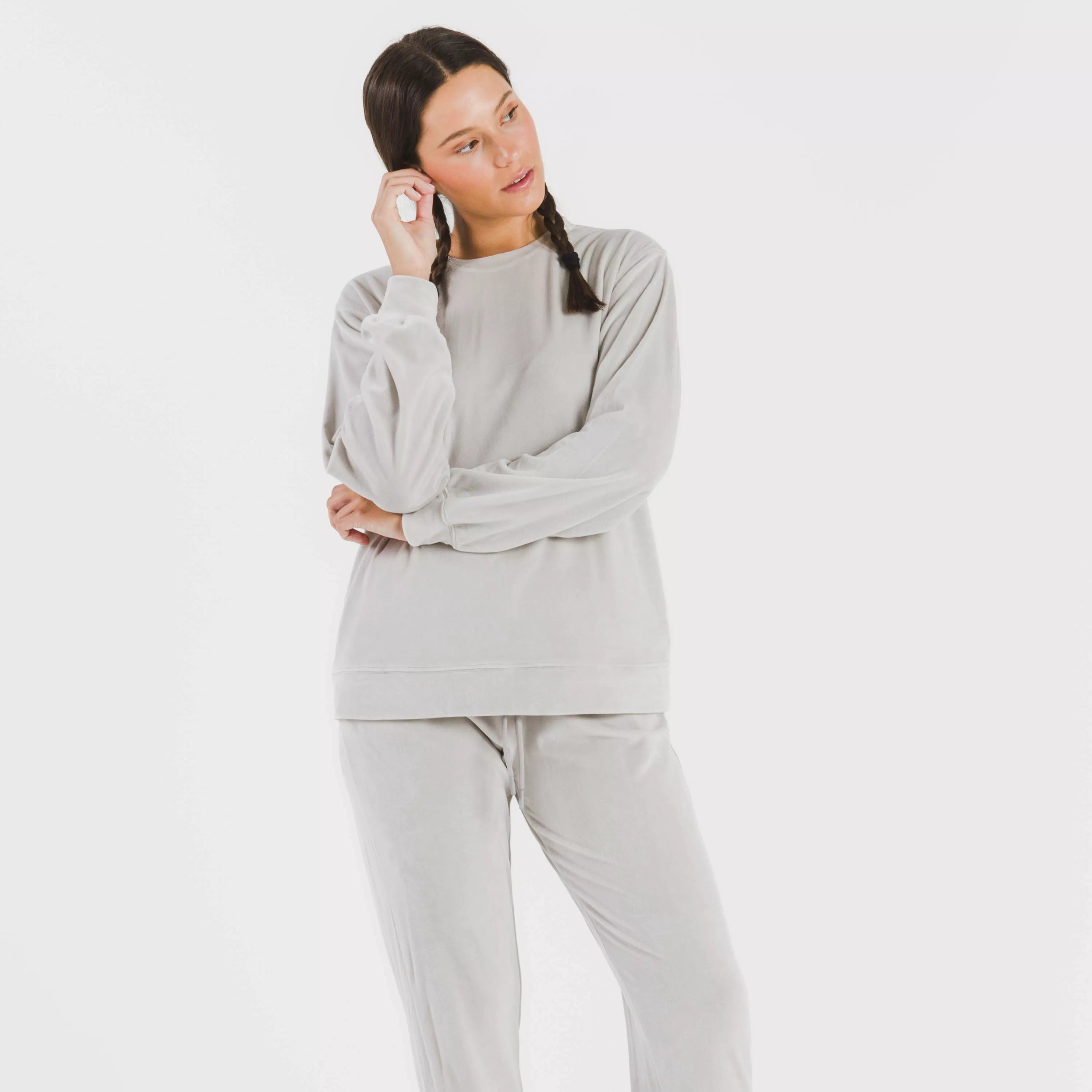 Pijama comprido de veludo liso