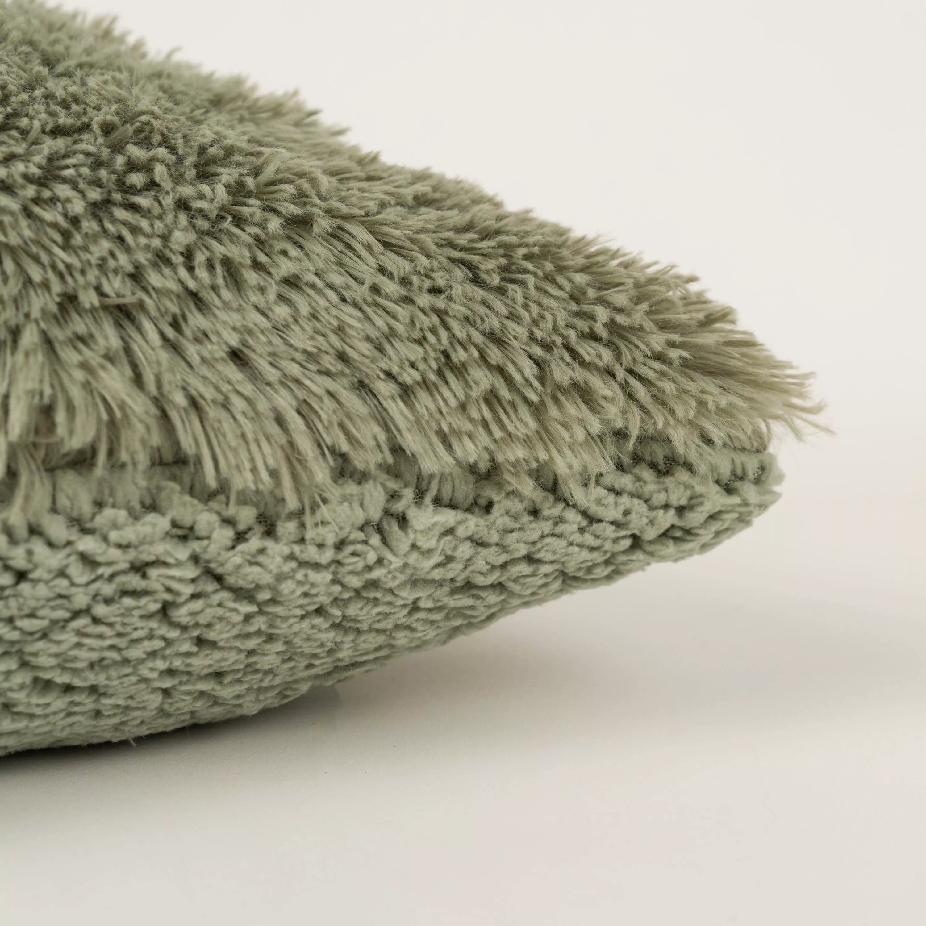 Almofada quadrada de pele sherpa marsala 45x45