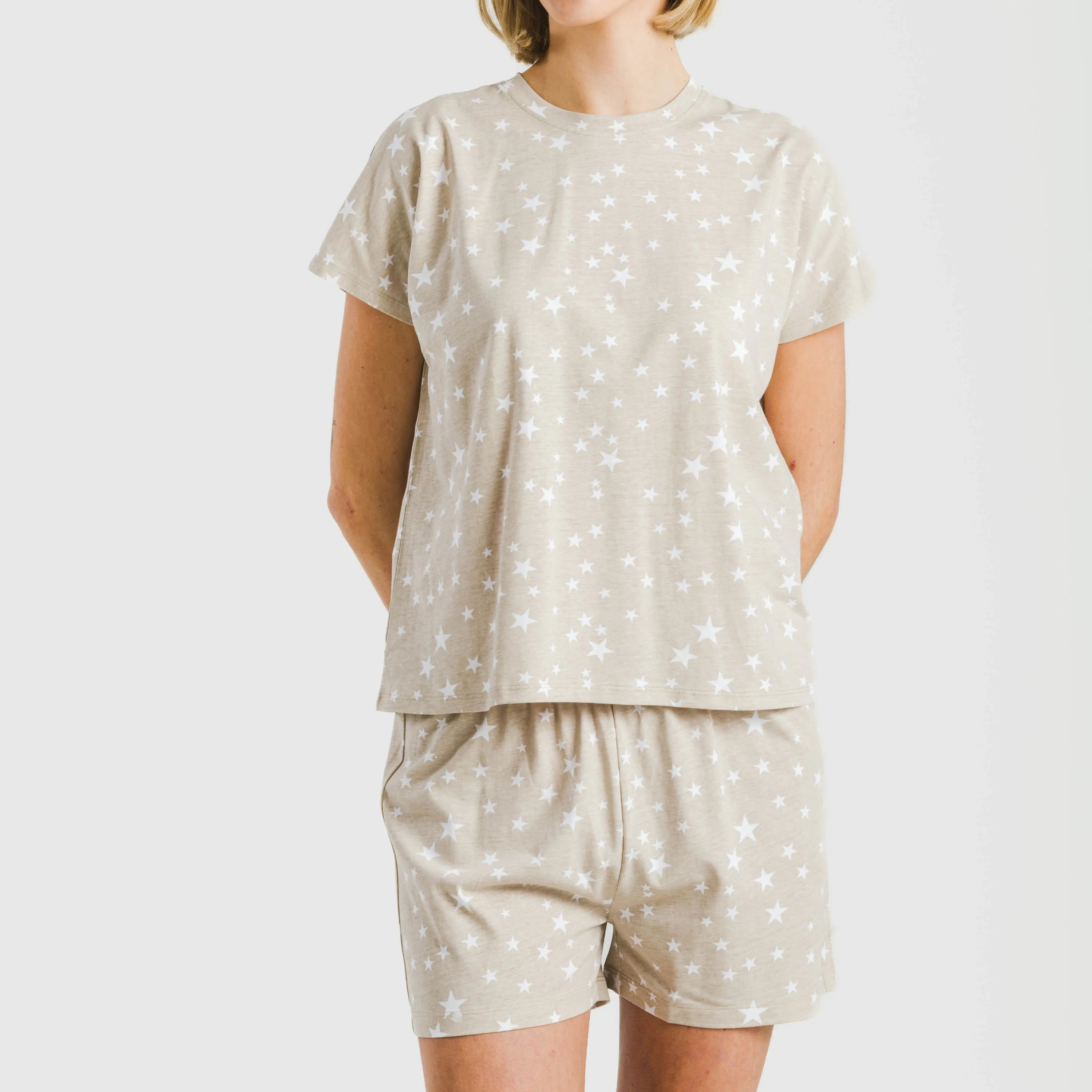 Pijama feminino de algodão com mangas curtas, "Little Star Sand"