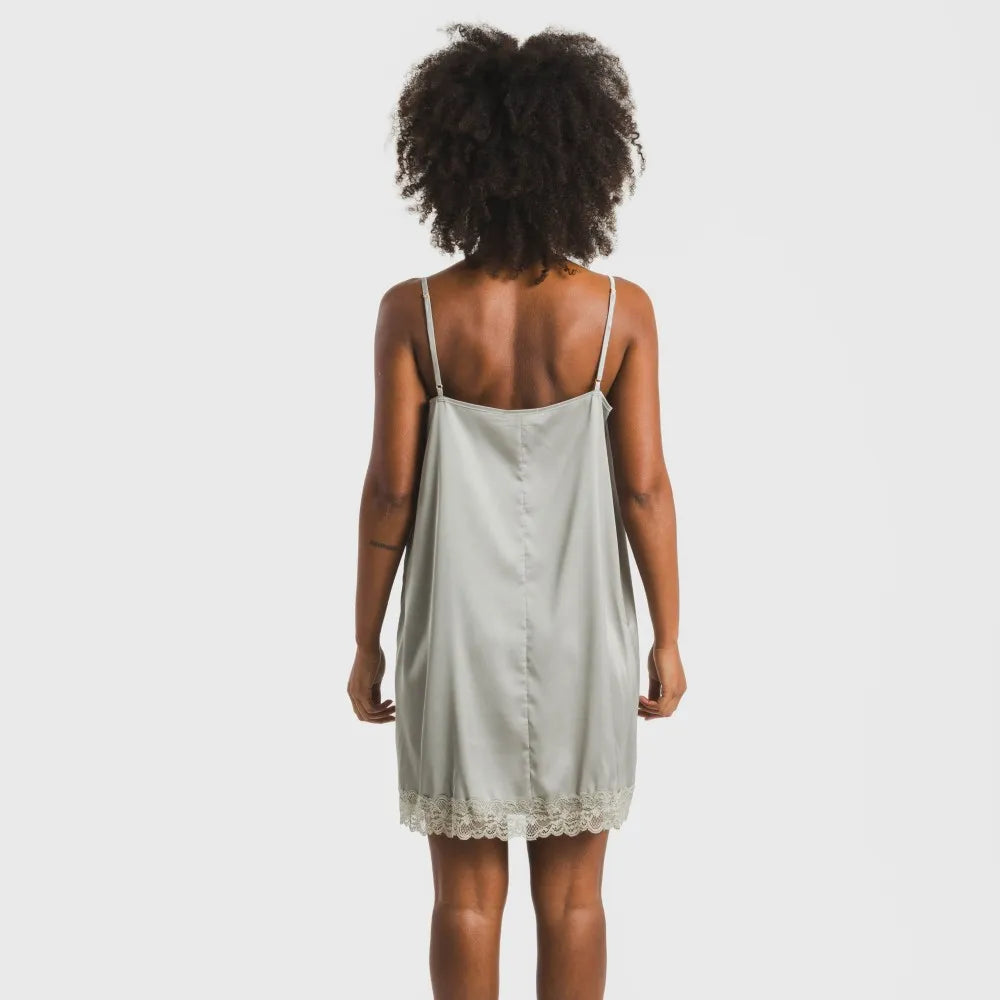 Camisola curta de cetim liso para sexta-feira