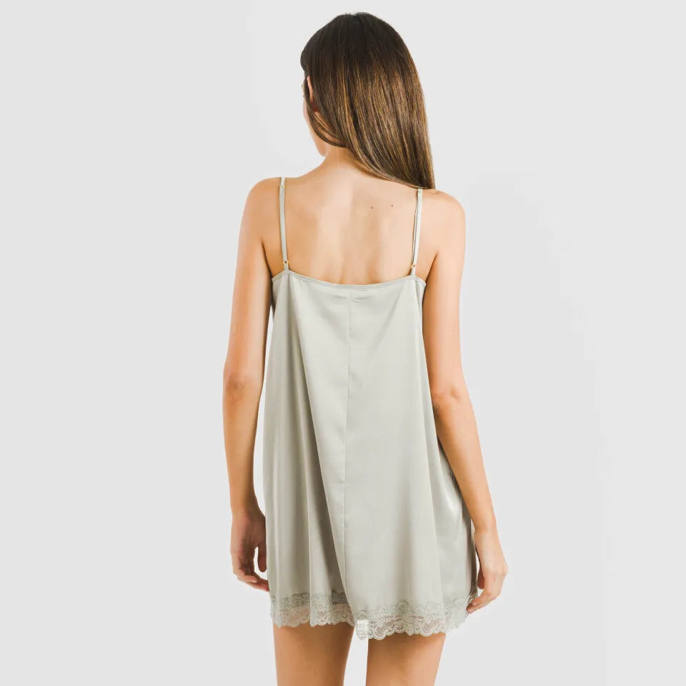 Camisola curta de cetim liso para sexta-feira