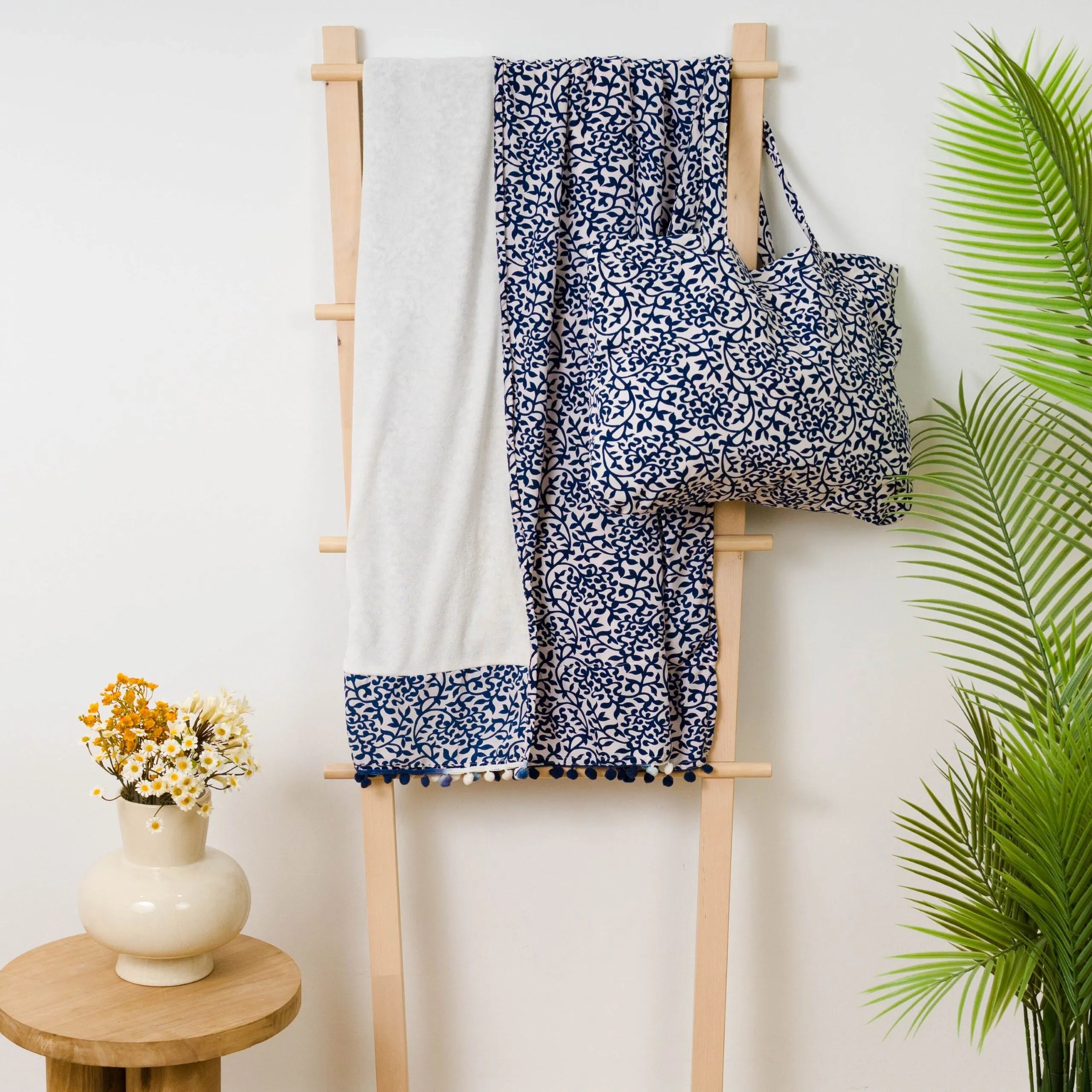 PACOTE DE TOALHA PAREO + BOLSA LATERAL