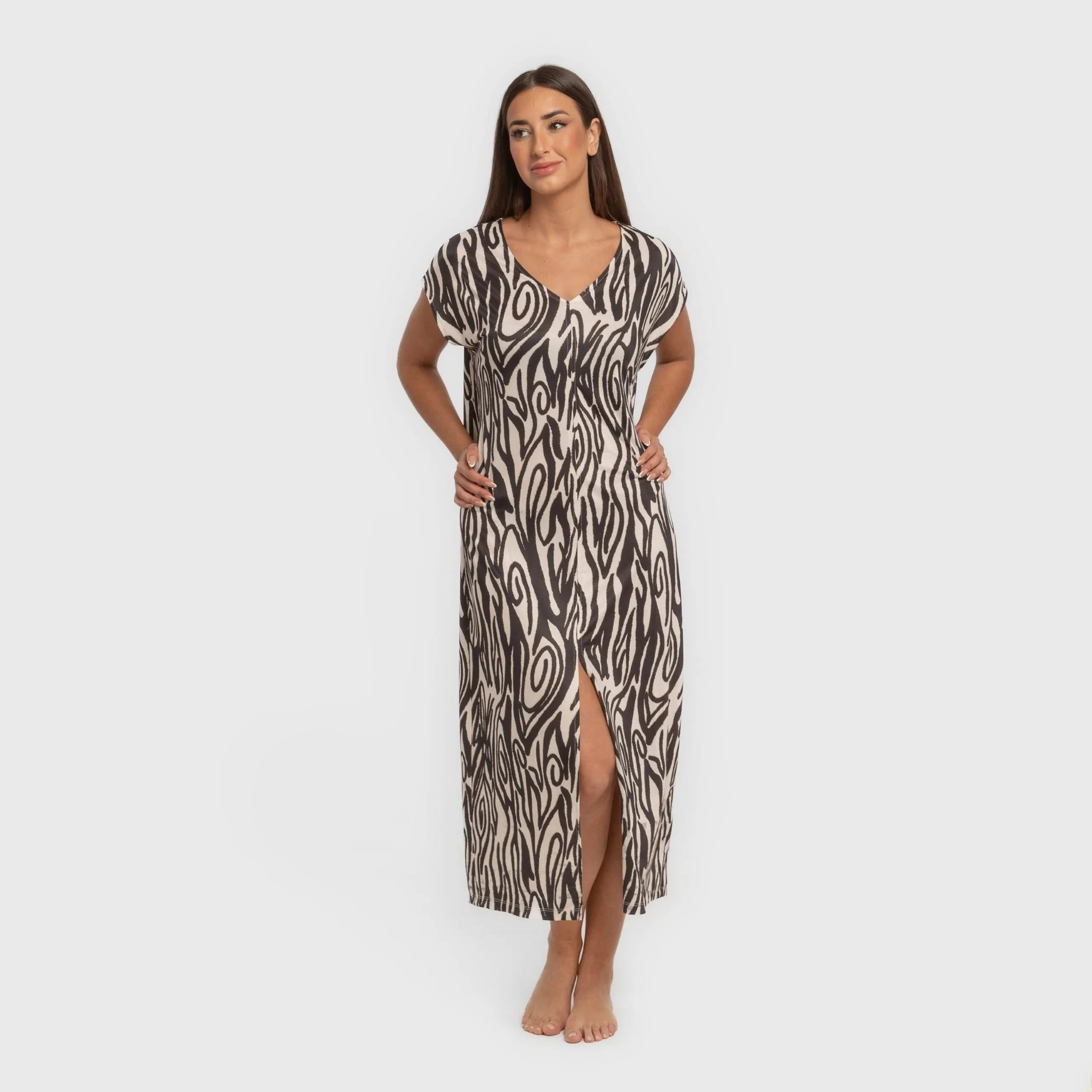 Aleia vestido longo preto suave com mangas fluidas