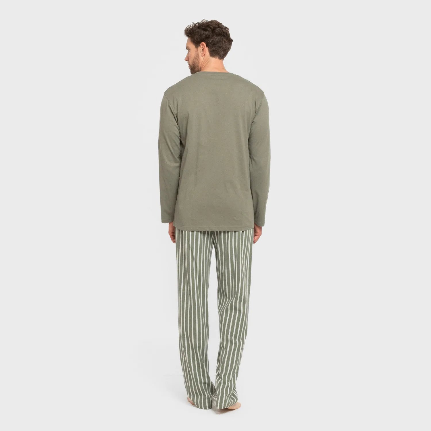Pijama comprido masculino de algodão, com listras de caça verde-albert.
