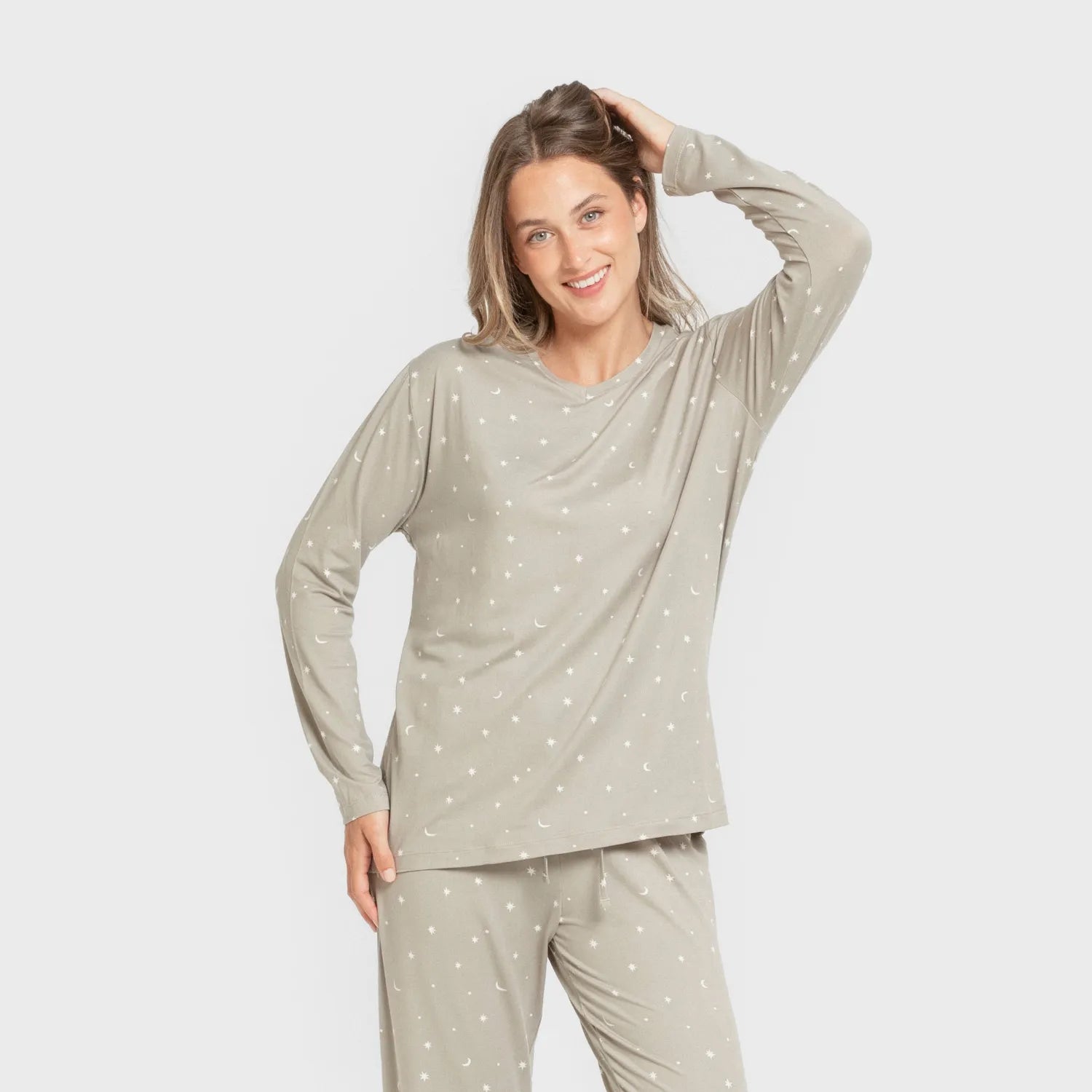 Pijama feminino longo e macio, cor âmbar verde caça.