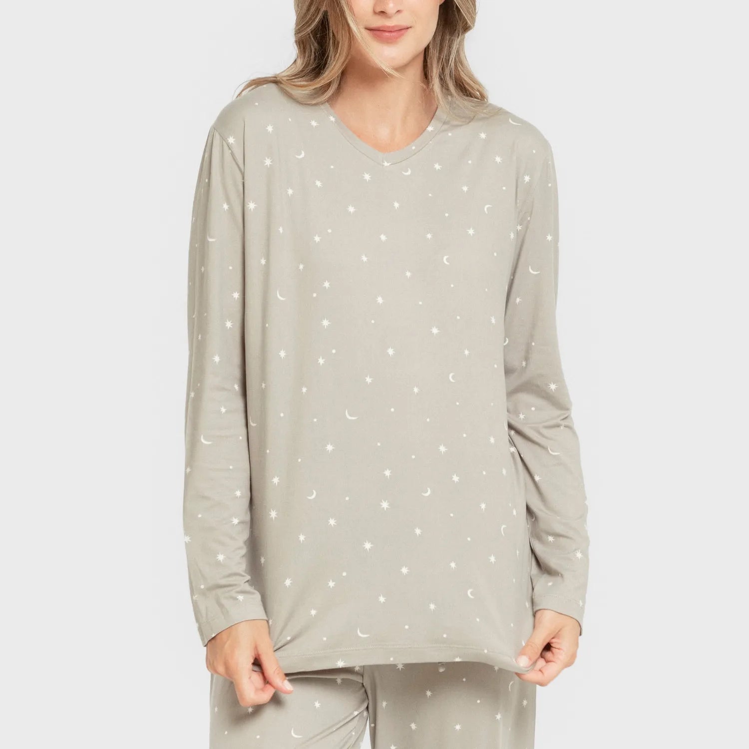 Pijama feminino longo e macio, cor âmbar verde caça.