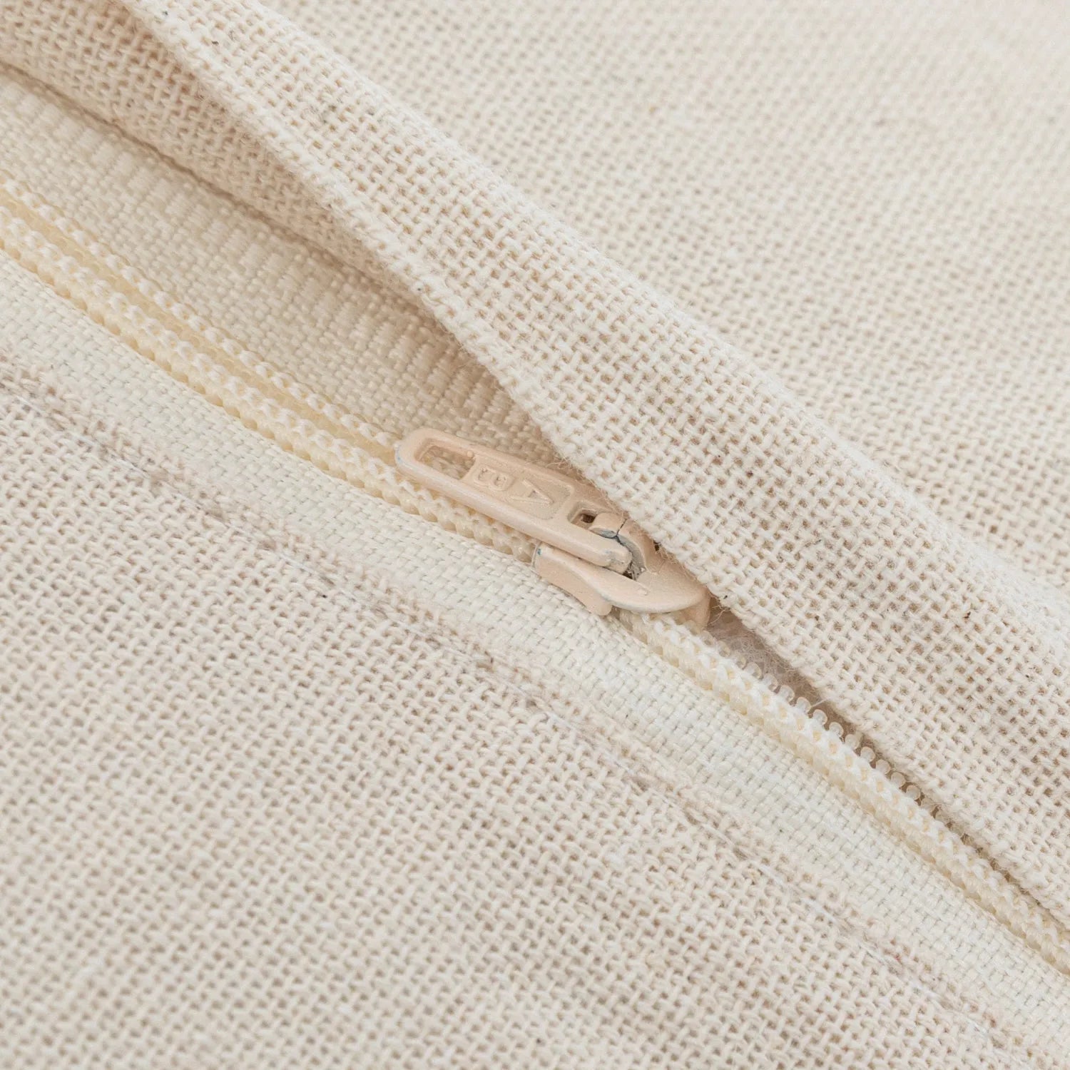 Almofada quadrada Danke em algodão 45x45 - capa + enchimento