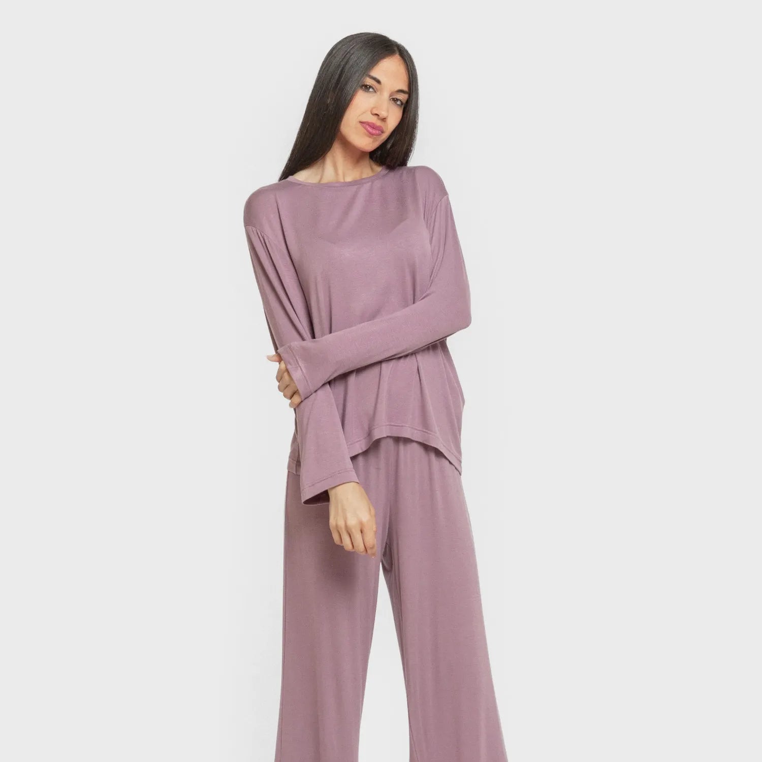 Pijama feminino longo liso de viscose