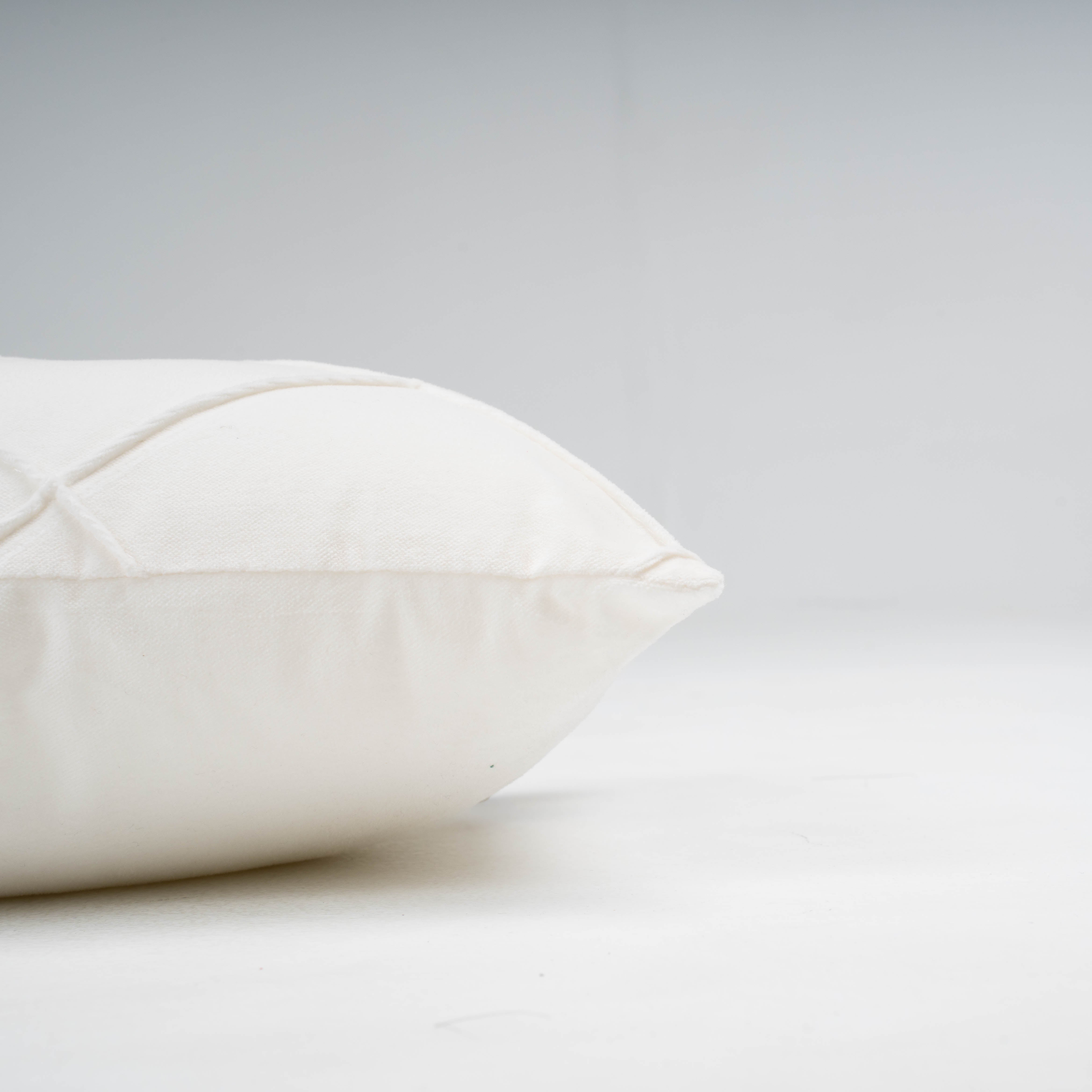 Cojín rectangular 30x50 terciopelo algodón Rombo blanco - funda + relleno