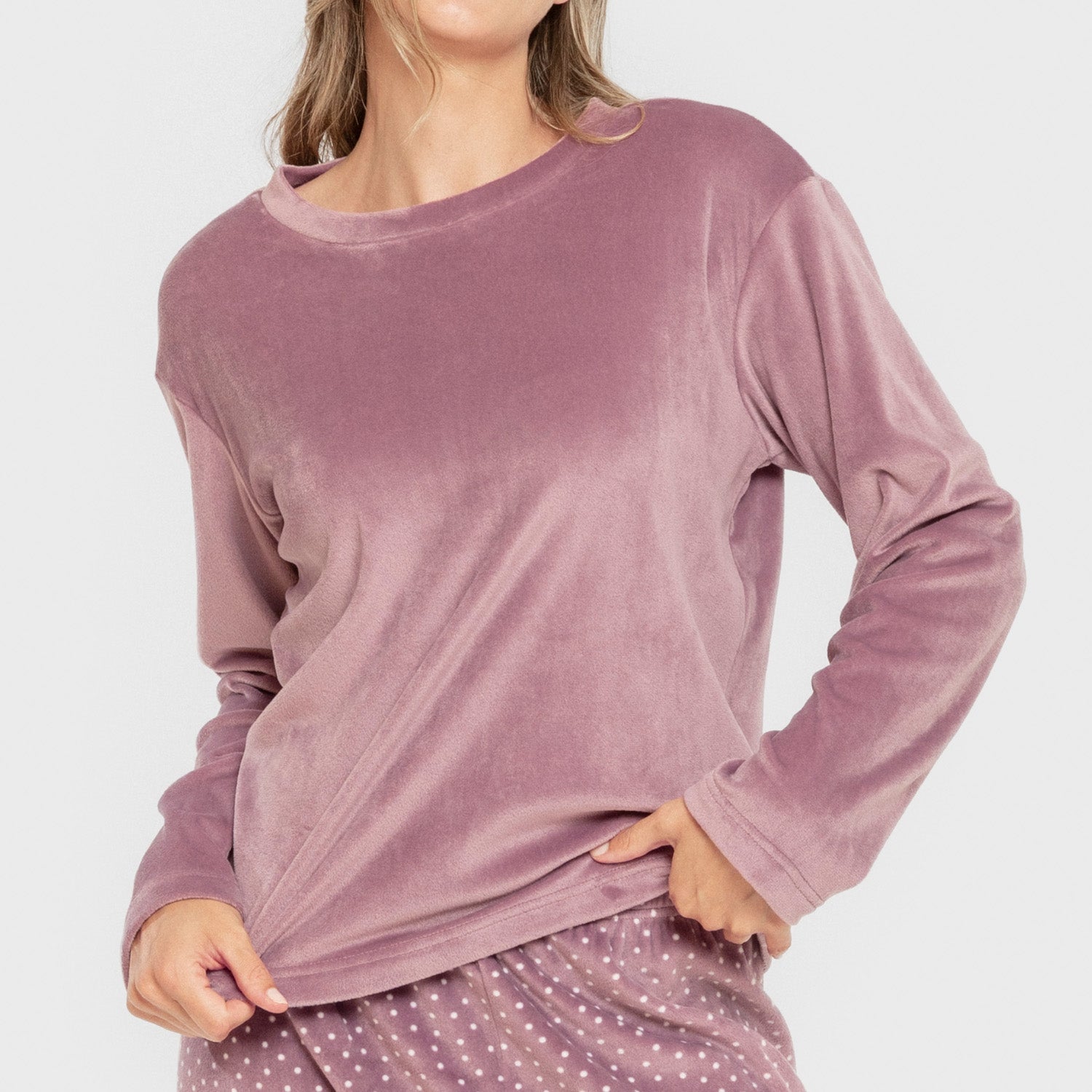 Pijama feminino Lolenda de veludo super macio, cor berinjela.