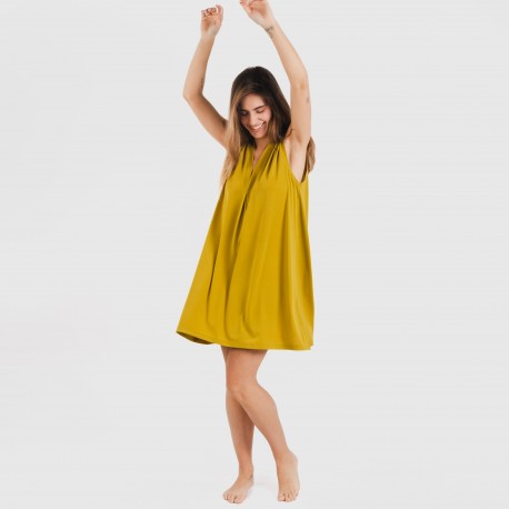 Vestido curto crepe liso