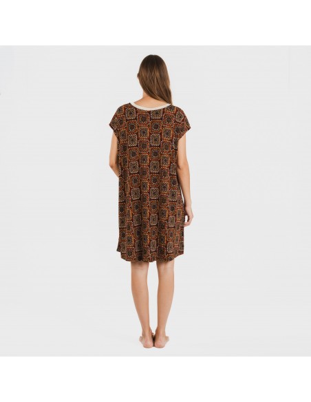 Vestido curto manga fluida crepe Liviana cor telha Vestido curto manga fluida crepe Liviana cor telha