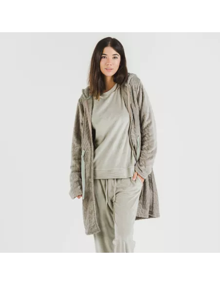 Roupão veludo com gorro Devore liso Roupão veludo com gorro Devore liso