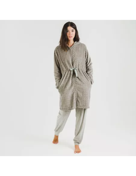 Roupão veludo com gorro Devore liso Roupão veludo com gorro Devore liso