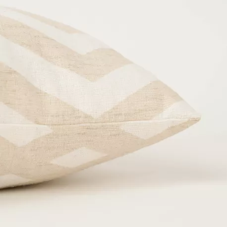 Almofada antimanchas Nela lisa 50x50