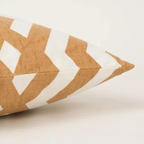 Almofada antimanchas Nela lisa 50x50