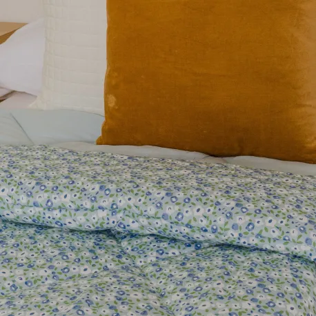 Edredão estampado Cris azul celeste