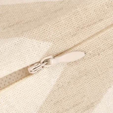 Almofada retangular antimanchas 30x50 Nela lisa