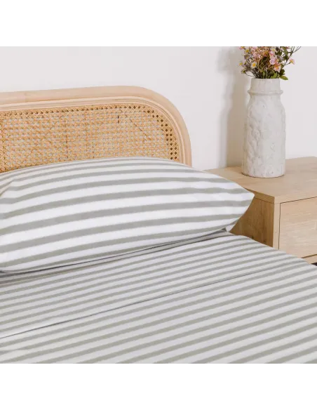 Jogo de lençóis térmicos Raya Avilés verde seco Jogo de lençóis térmicos Raya Avilés verde seco