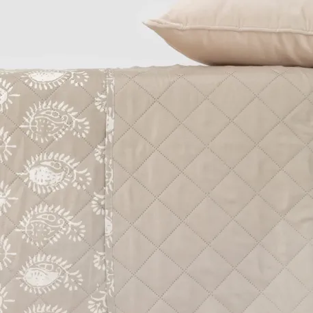 Colcha bouti Indonesia