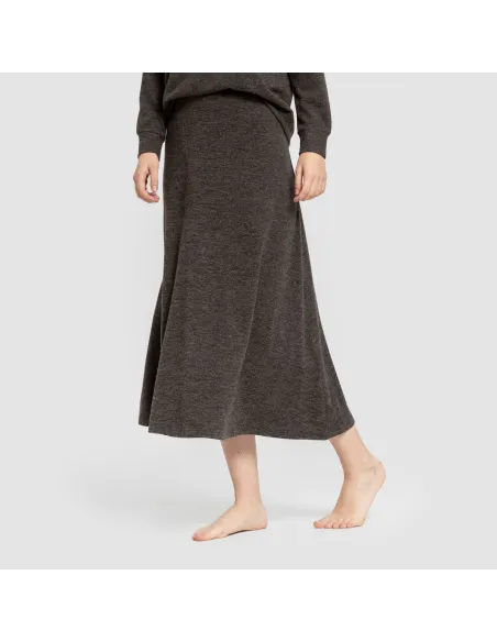 Saia midi evasê New malha extra suave