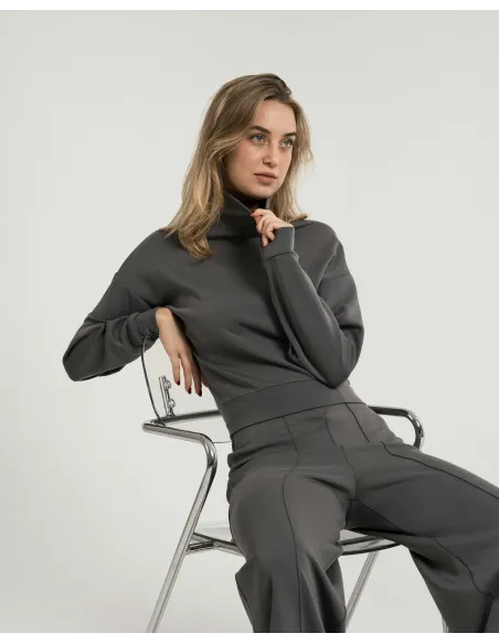 Calças compridas fluidas com pregas mulher