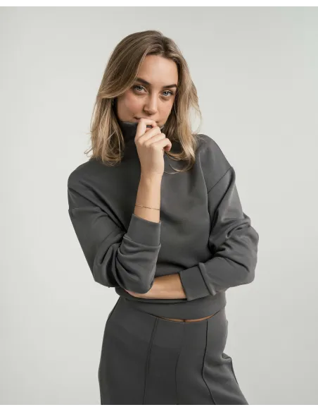 Camisola fluida mulher com gola subida