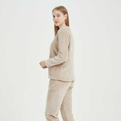 Pijama de veludo bege