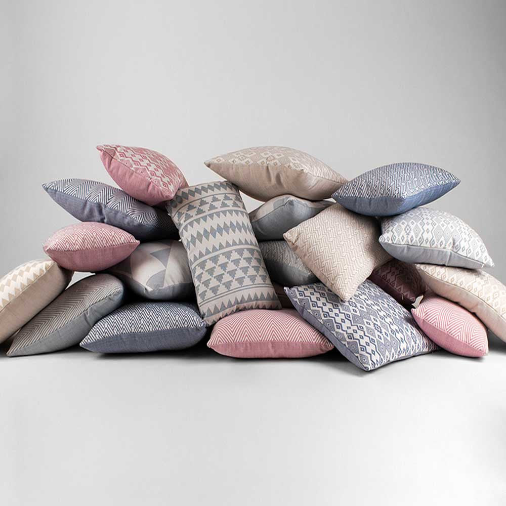 ALMOFADA JACQUARD MADRAS BEGE - CAPA + ENCHIMENTO