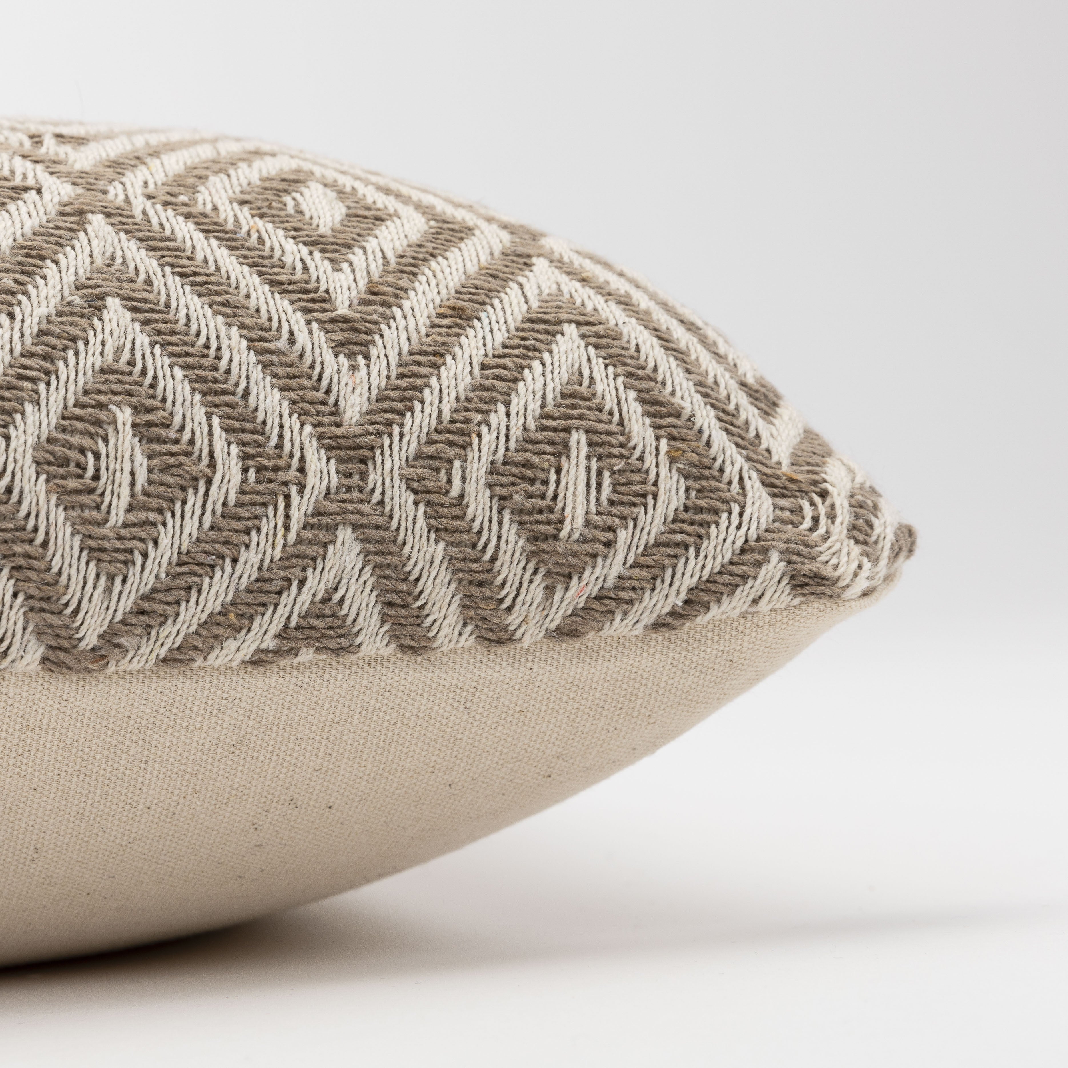 ALMOFADA ALG LESOTO - CAPA + ENCHIMENTO