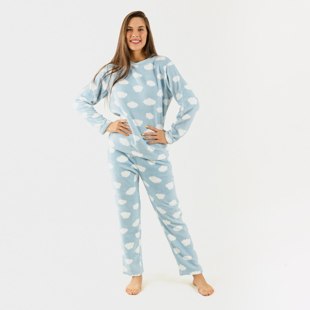 Pijama coral, nuvem azul clara