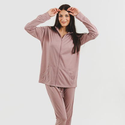 Conjunto de treino feminino lilás com jaqueta e zíper.