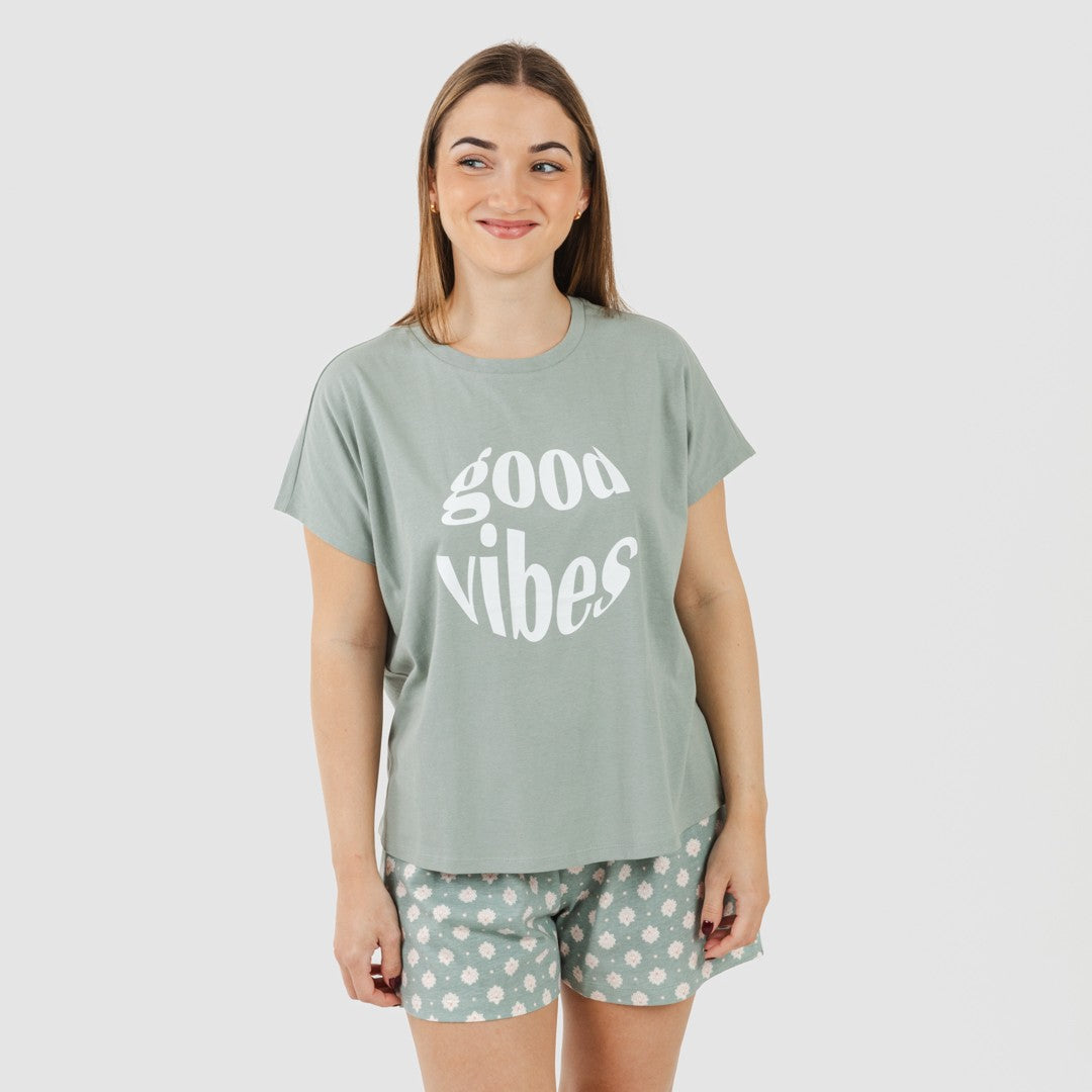 Pijama feminino Irati de algodão com mangas curtas, estilo caça verde.
