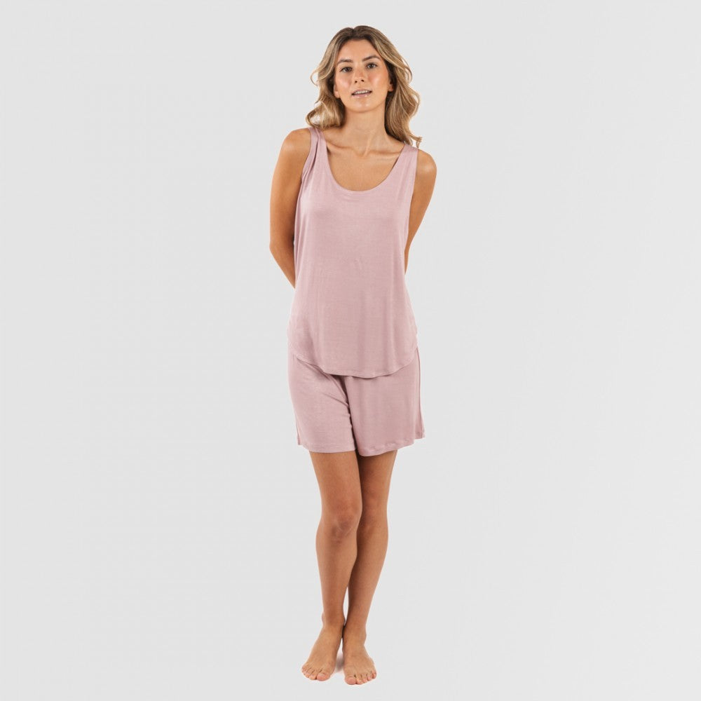 Pijama feminino liso de viscose com suspensórios