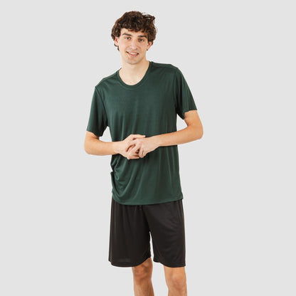 Conjunto esportivo curto masculino, verde-garrafa e preto.