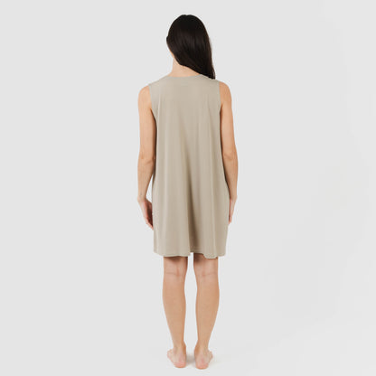 vestido curto liso de crepe