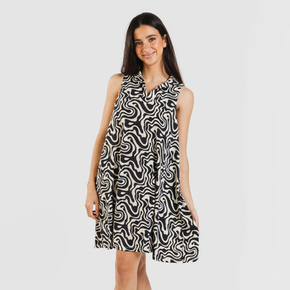 Vestido curto com gola e lapela suaves, Iratia bege e preto.