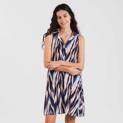 Vestido curto azul Catherine com gola e lapela suaves.