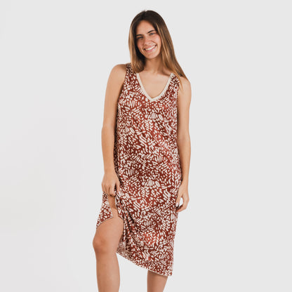 Vestido midi Miquela marrom com alças finas