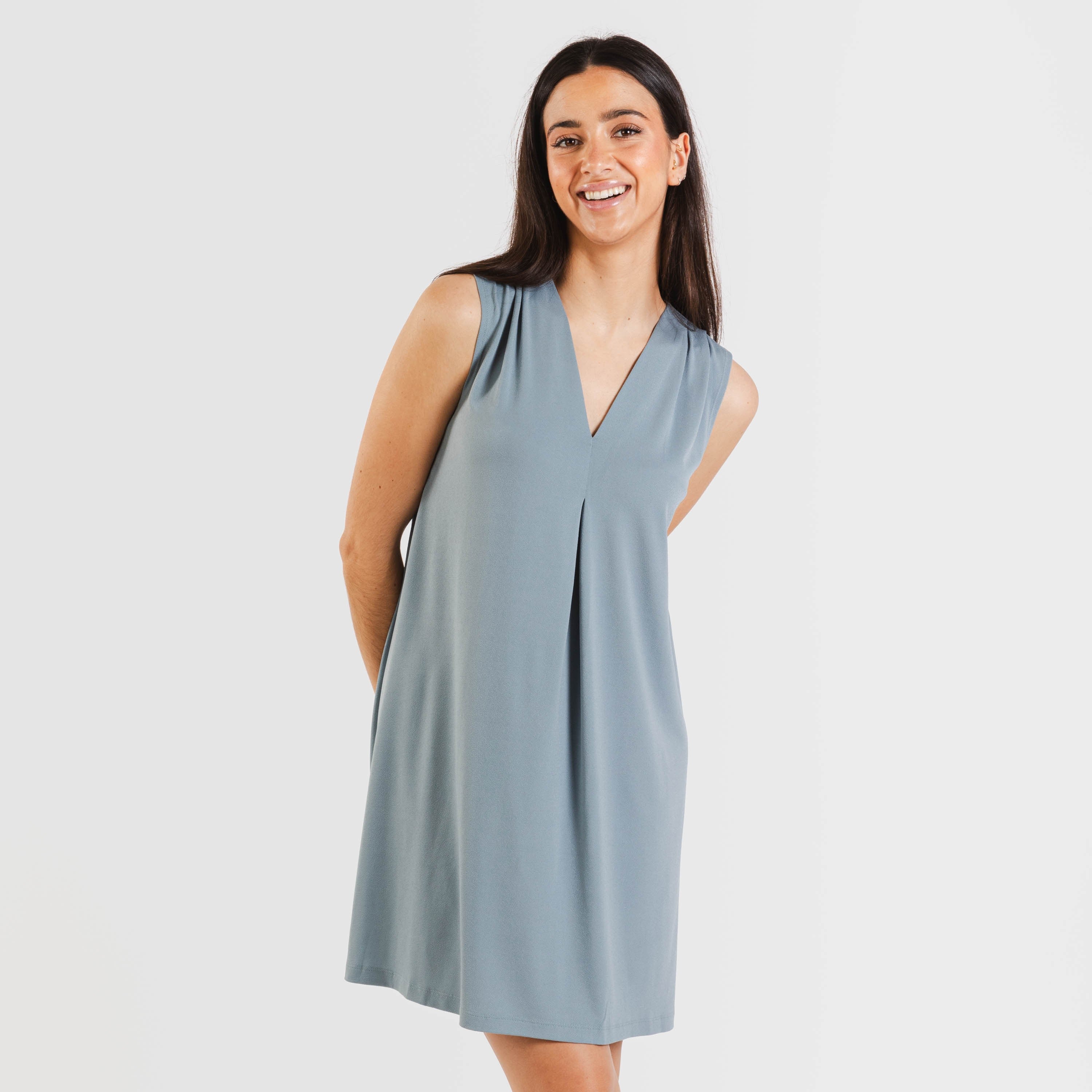 vestido curto liso de crepe